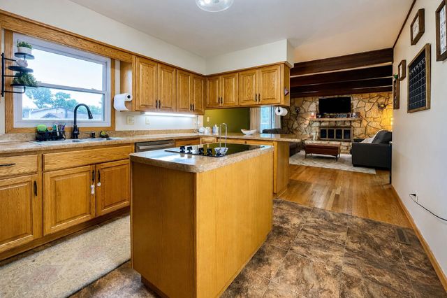 2513 W Central Ave, Minot, ND 58703