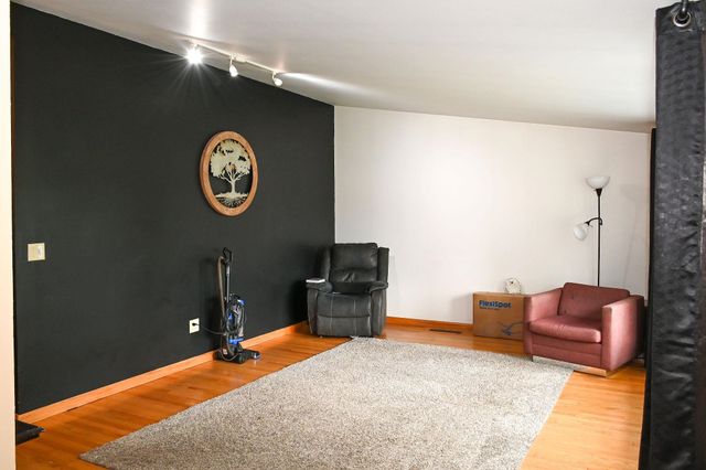 2513 W Central Ave, Minot, ND 58703