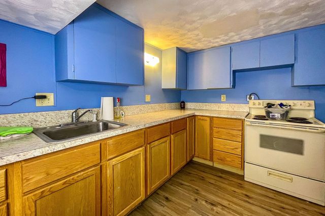 2513 W Central Ave, Minot, ND 58703