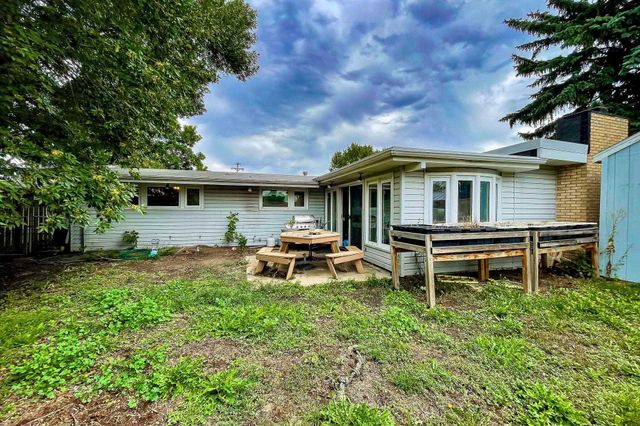 2513 W Central Ave, Minot, ND 58703