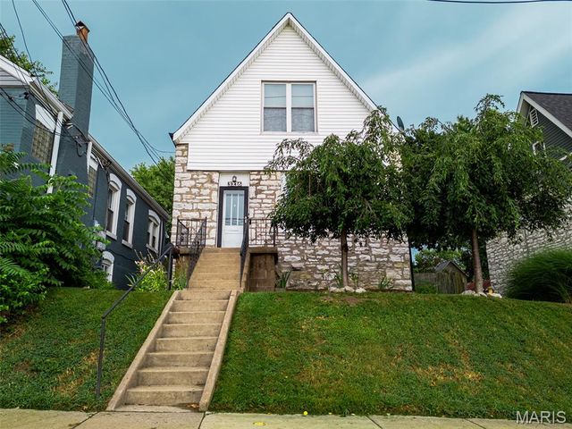 3216 S Big Bend Boulevard, St Louis, MO 63143