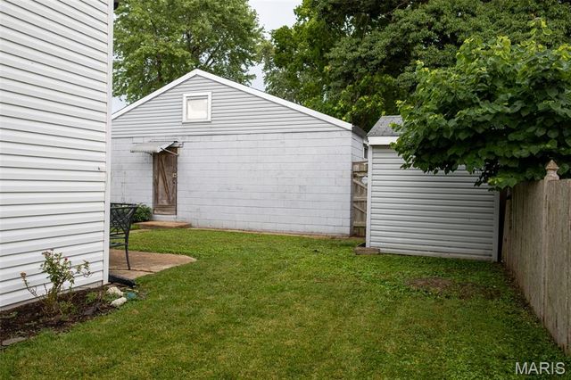3216 S Big Bend Boulevard, St Louis, MO 63143