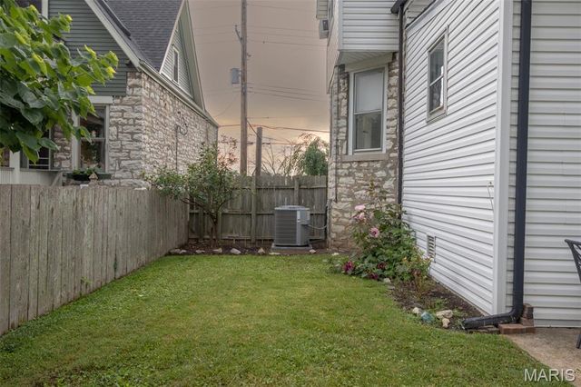 3216 S Big Bend Boulevard, St Louis, MO 63143
