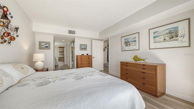 3131 HEATHERWOOD LANE, Sarasota, FL 34235