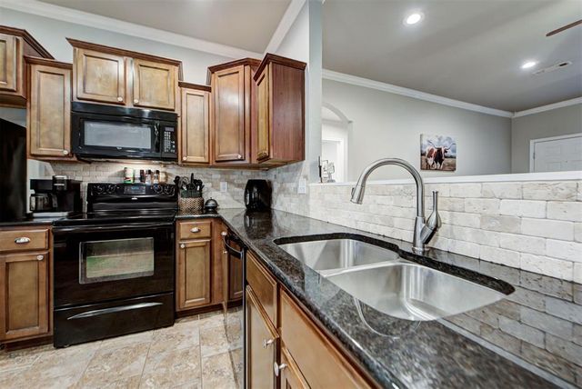 2302 W Bradford Circle, Newcastle, OK 73065