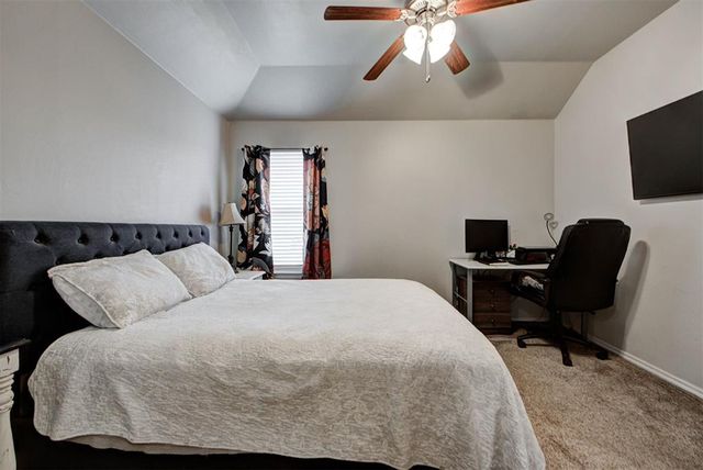 2302 W Bradford Circle, Newcastle, OK 73065