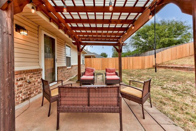 2302 W Bradford Circle, Newcastle, OK 73065