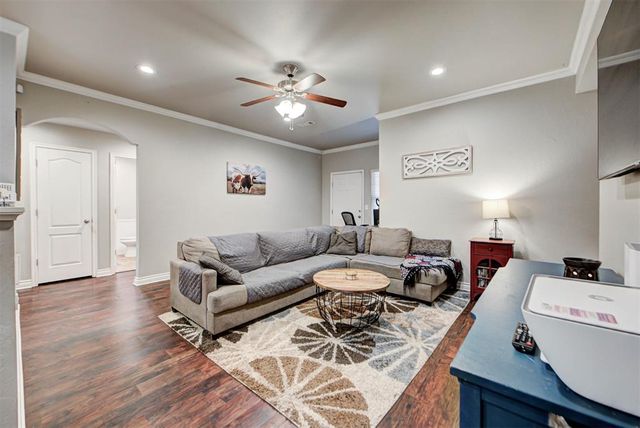 2302 W Bradford Circle, Newcastle, OK 73065