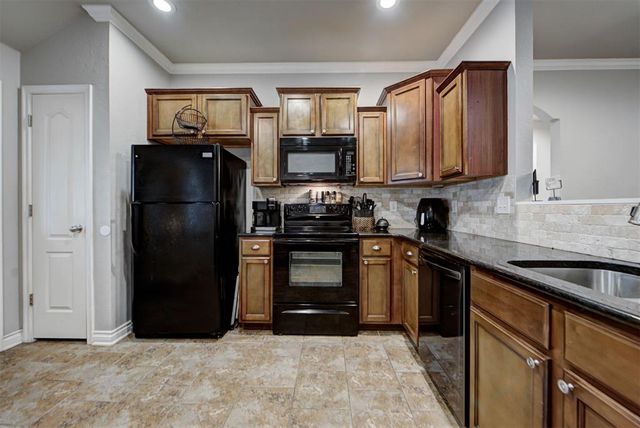 2302 W Bradford Circle, Newcastle, OK 73065