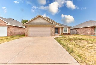 2302 W Bradford Circle, Newcastle, OK 73065