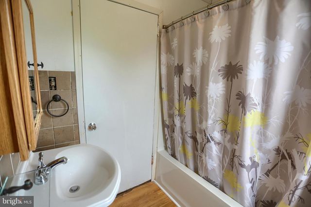 2036 OLD WELSH RD, Abington, PA 19001
