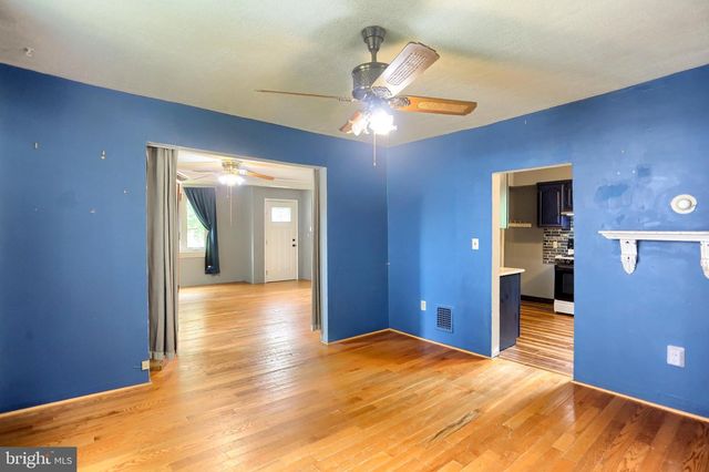 2036 OLD WELSH RD, Abington, PA 19001