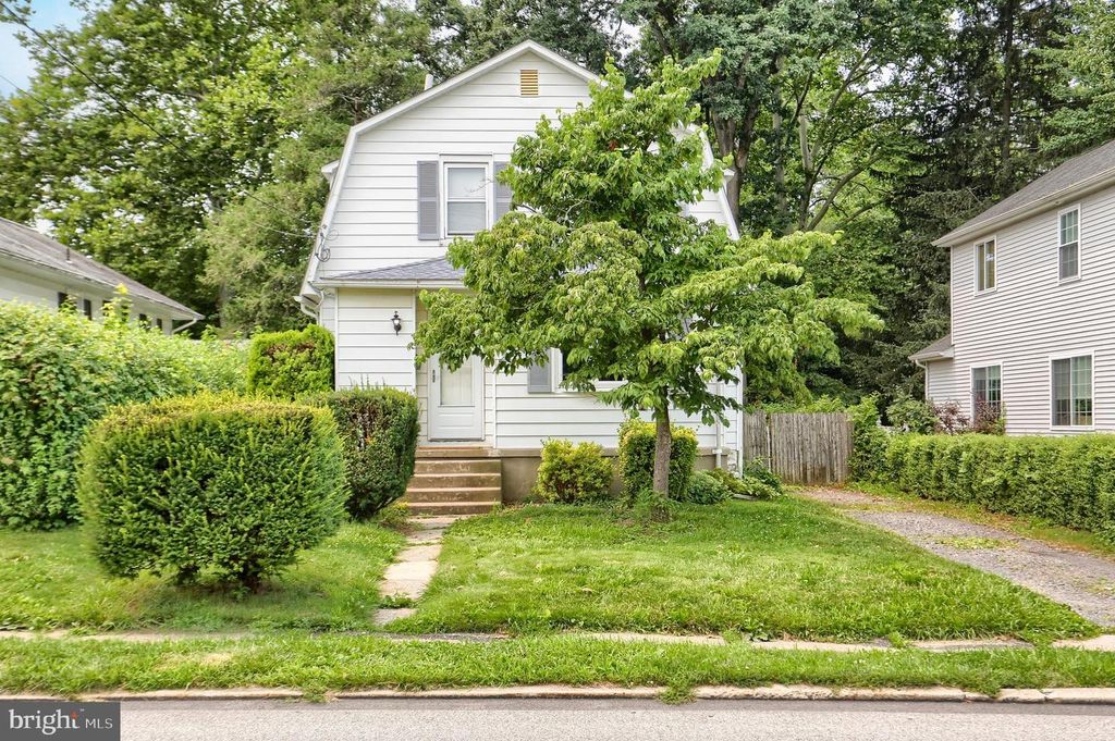 2036 OLD WELSH RD, Abington, PA 19001
