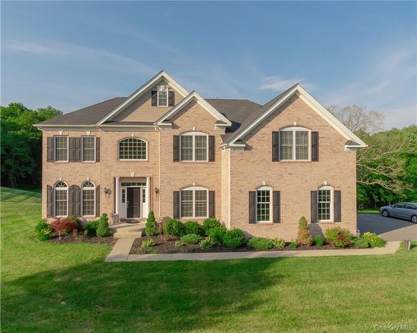 38 Melanie Lane, Hopewell Junction, NY 12533