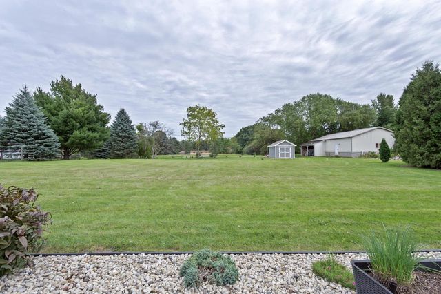 8987 371st AVENUE, Twin Lakes, WI 53181