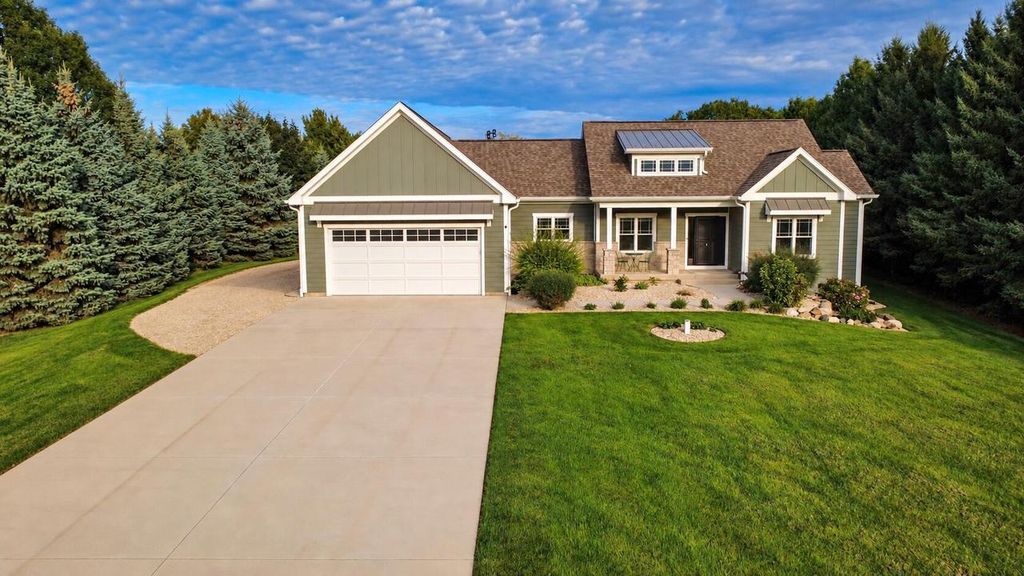 8987 371st AVENUE, Twin Lakes, WI 53181