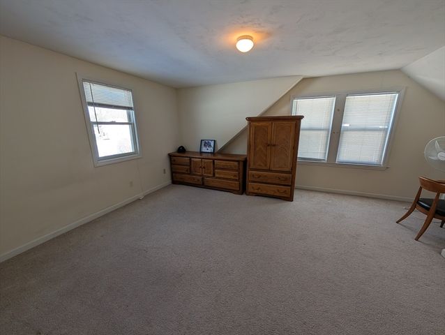 14 Walnut St, Oxford, MA 01540