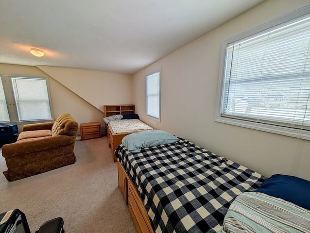 14 Walnut St, Oxford, MA 01540