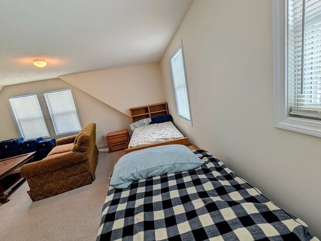 14 Walnut St, Oxford, MA 01540