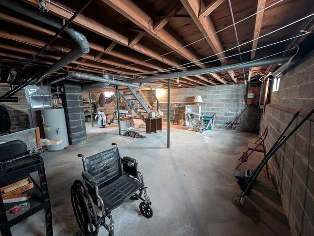 14 Walnut St, Oxford, MA 01540