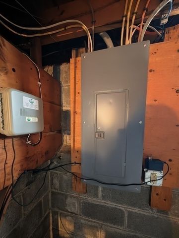 14 Walnut St, Oxford, MA 01540