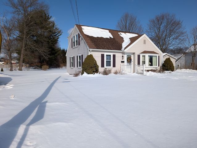 14 Walnut St, Oxford, MA 01540