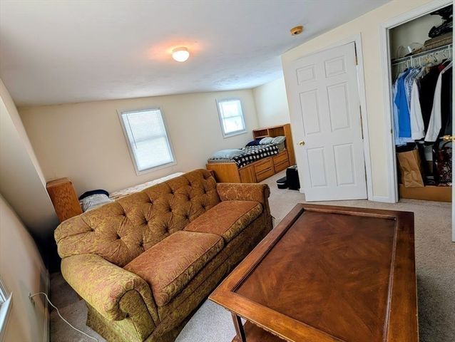 14 Walnut St, Oxford, MA 01540