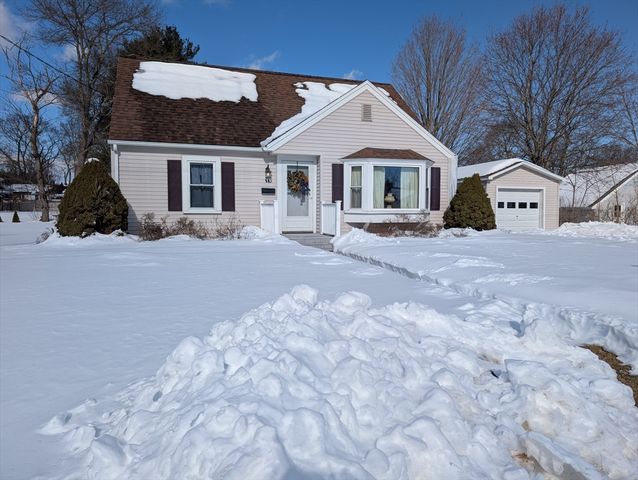 14 Walnut St, Oxford, MA 01540