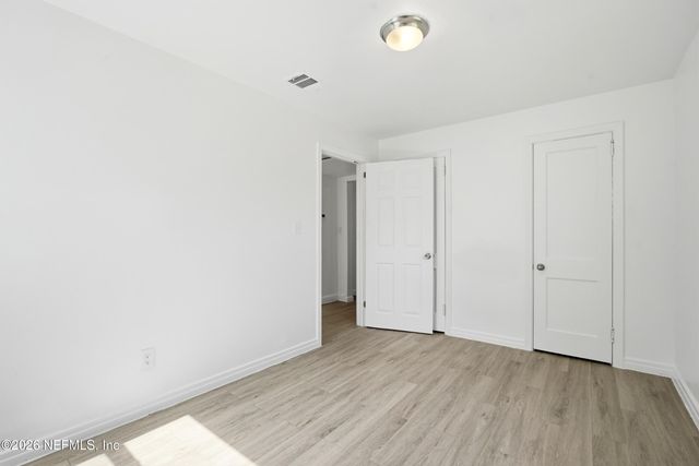 3267 SUNNYBROOK Avenue N, Jacksonville, FL 32254