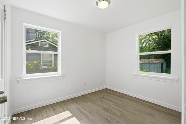 3267 SUNNYBROOK Avenue N, Jacksonville, FL 32254