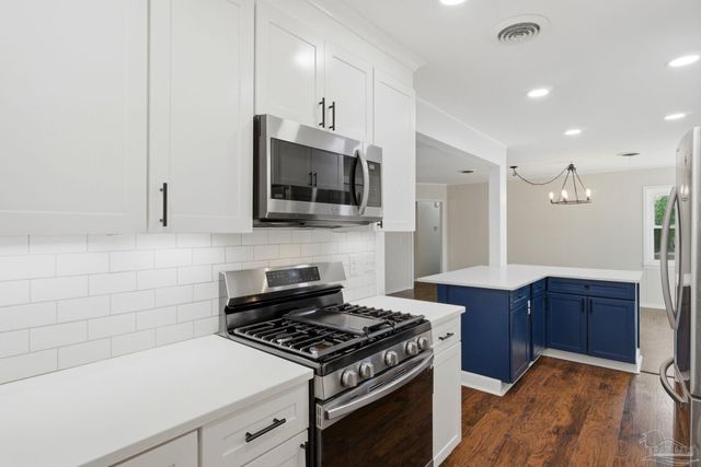 3121 Whistler Dr, Pensacola, FL 32503