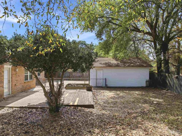 3121 Whistler Dr, Pensacola, FL 32503