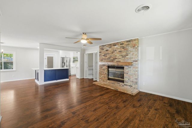 3121 Whistler Dr, Pensacola, FL 32503