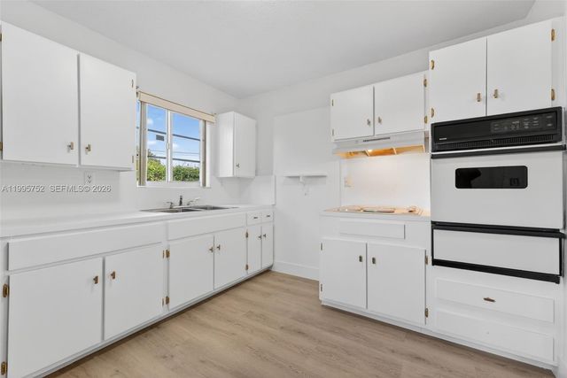 11190 SW 57th Street, Miami, FL 33173