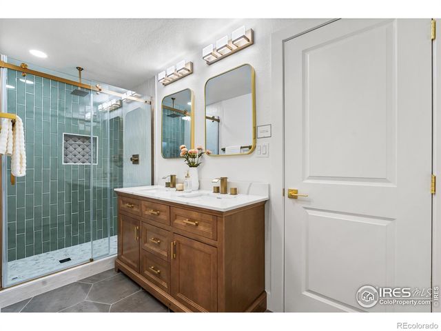 7120 S Sheridan Court, Littleton, CO 80128