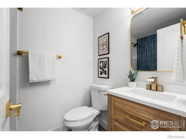 7120 S Sheridan Court, Littleton, CO 80128