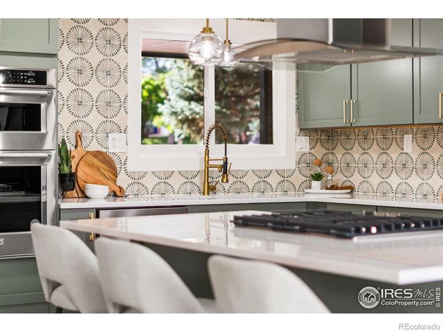 7120 S Sheridan Court, Littleton, CO 80128