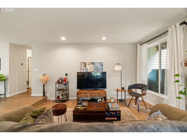 5412 Nw BURNING TREE Ct, Portland, OR 97229