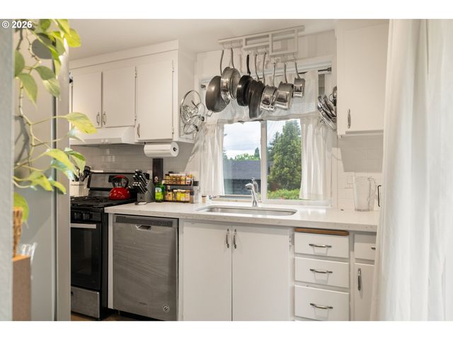 5412 Nw BURNING TREE Ct, Portland, OR 97229