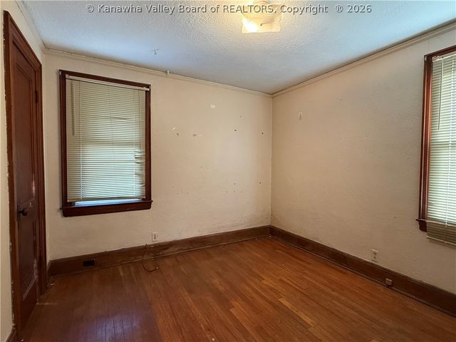 412 18th Street, Dunbar, WV 25064