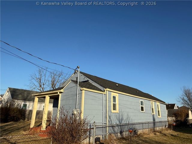 412 18th Street, Dunbar, WV 25064