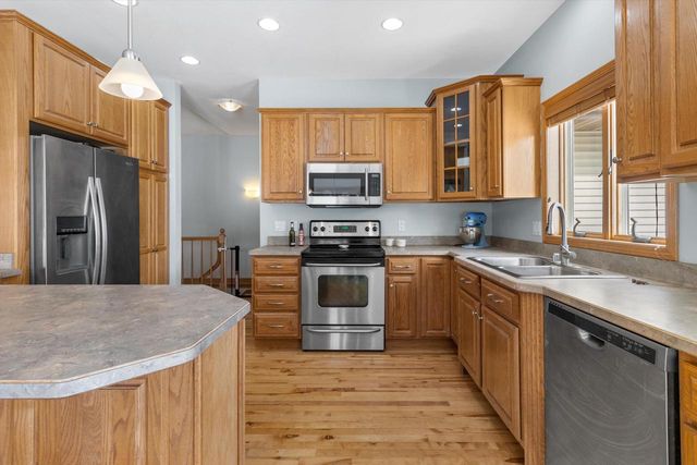 1221 Marcella Court, Sun Prairie, WI 53590