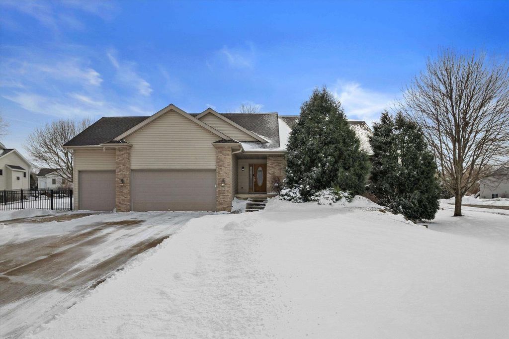 1221 Marcella Court, Sun Prairie, WI 53590