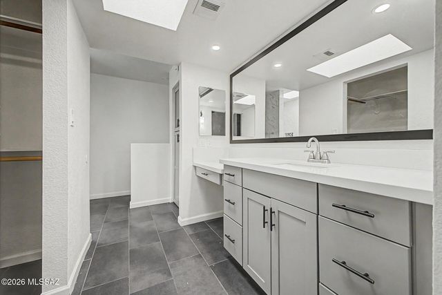 5829 N 24th Place, Phoenix, AZ 85016