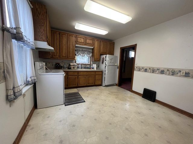 1822 N 21st St, Superior, WI 54880