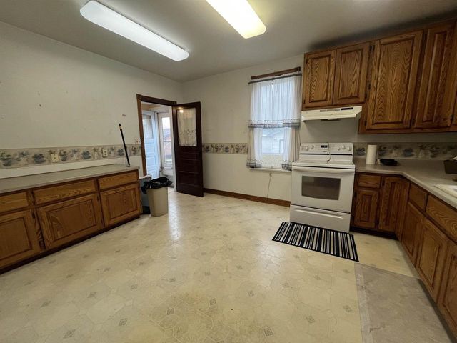 1822 N 21st St, Superior, WI 54880