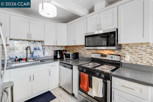 41 Canal Dr, Bay Point, CA 94565
