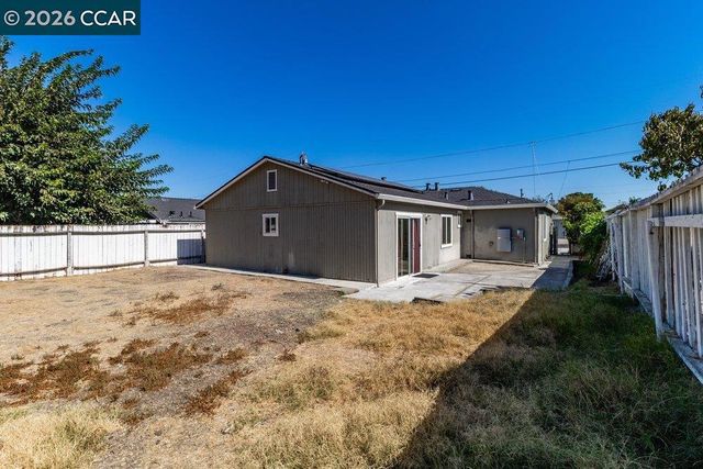 41 Canal Dr, Bay Point, CA 94565