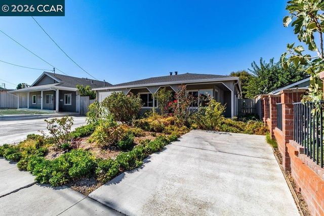 41 Canal Dr, Bay Point, CA 94565