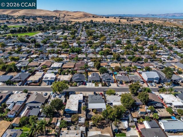 41 Canal Dr, Bay Point, CA 94565